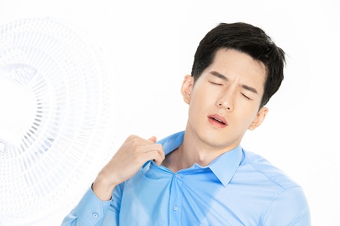 1657469129642331.jpg 攝圖網_501376462_banner_夏日男性出汗吹風扇(企業商用).jpg