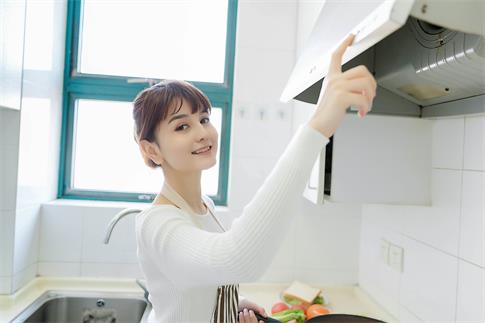 1666137129231236.jpg 攝圖網_501159047_banner_家庭主婦開油煙機(企業商用).jpg