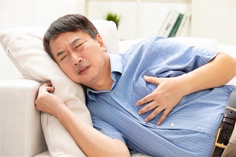 1678996319104521.jpg 攝圖網_501661579_banner_中年男性身體不適(企業商用).jpg
