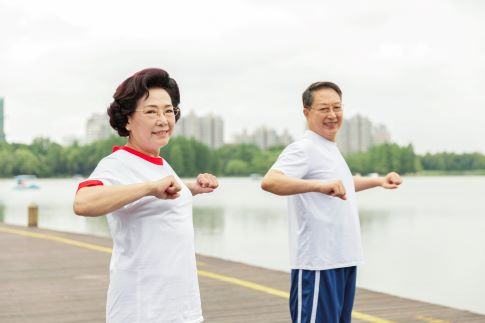 1712495025235626.jpg 攝圖網_501361867_老年人運動鍛煉 (企業商用).jpg