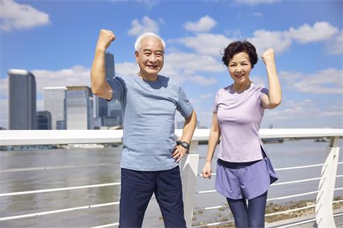 1729036079345511.jpg 攝圖網_507510715_老年夫婦戶外運動加油形象(企業(yè)商用).jpg