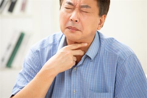 1731629374654336.jpg 攝圖網(wǎng)_501661390_banner_中年人男性咽喉疼痛(企業(yè)商用).jpg